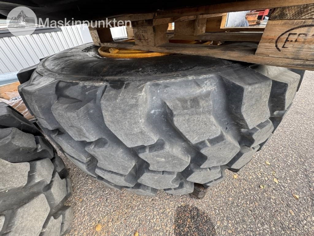 Trelleborg EMR1030 - צמיג עבור מכונת בנייה: תמונה 2 Trelleborg EMR1030 - צמיג עבור מכונת בנייה: תמונה 2
