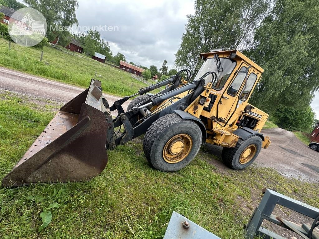 Volvo BM 4300 - מעמיס גלגלים: תמונה 1 Volvo BM 4300 - מעמיס גלגלים: תמונה 1