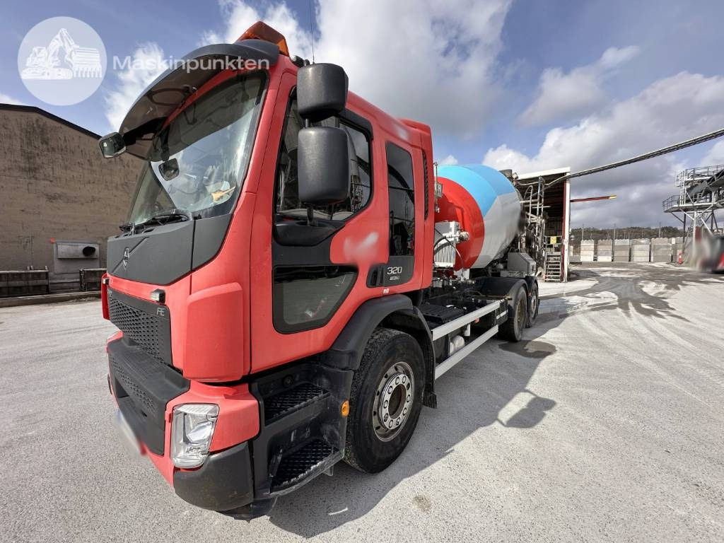 Volvo FE 320 - משאית מערבלת בטון: תמונה 1 Volvo FE 320 - משאית מערבלת בטון: תמונה 1