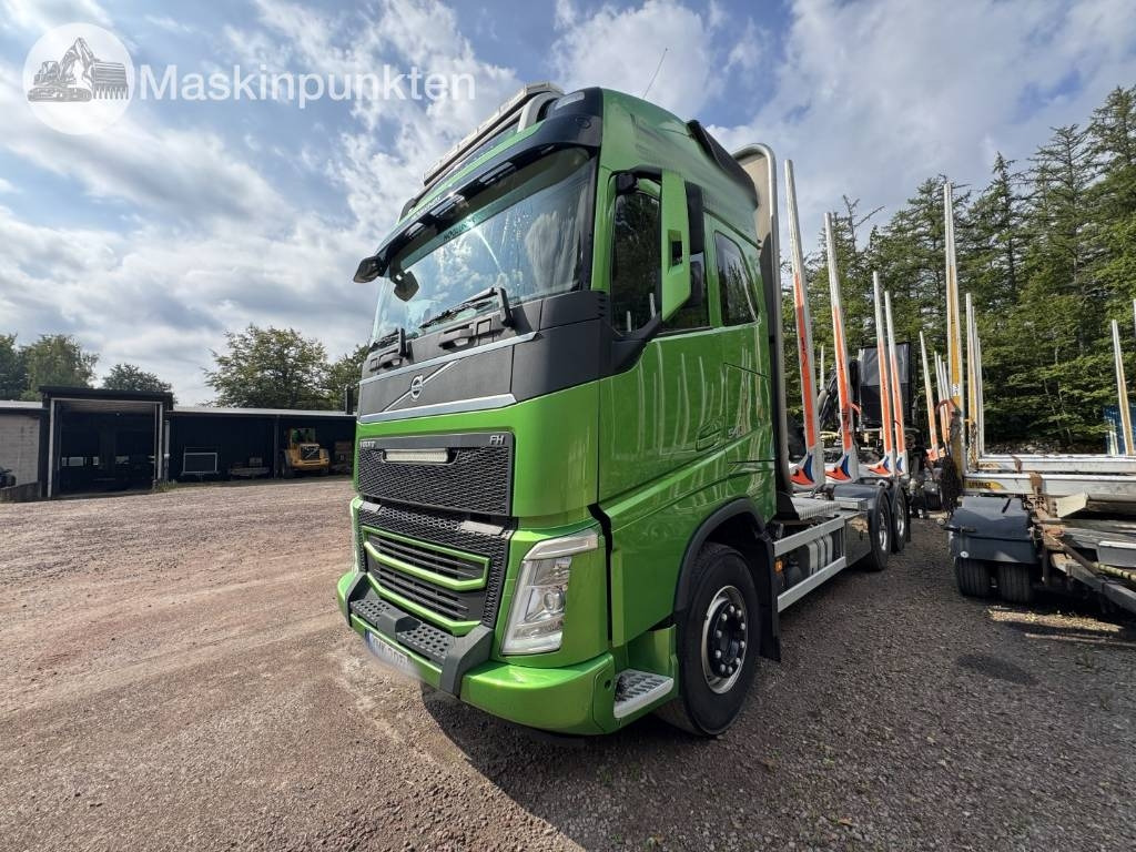 Volvo FH 16 550  - משאית עץ: תמונה 1 Volvo FH 16 550  - משאית עץ: תמונה 1