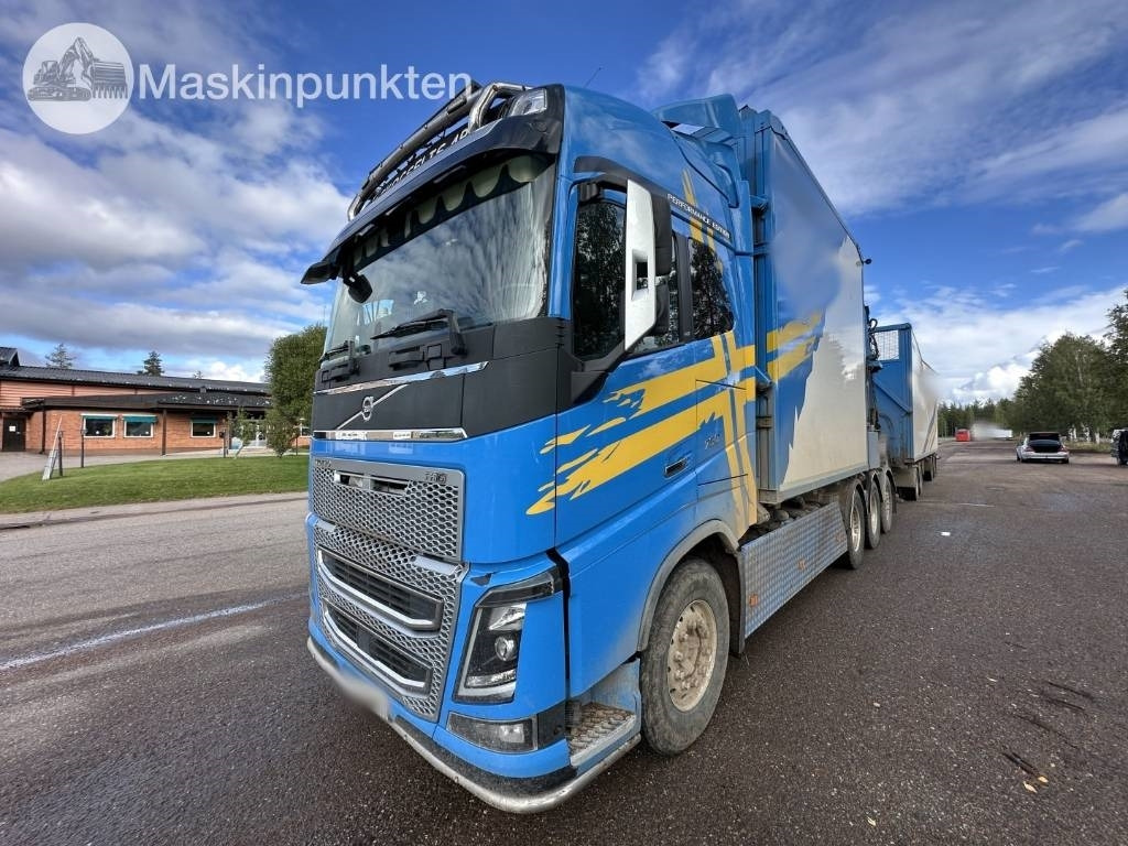 Volvo FH 16 750 - משאית צד נופל/ שטוחה, משאית מנוף: תמונה 2 Volvo FH 16 750 - משאית צד נופל/ שטוחה, משאית מנוף: תמונה 2
