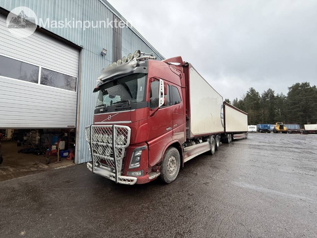 Volvo FH 16 - משאית עץ: תמונה 1 Volvo FH 16 - משאית עץ: תמונה 1