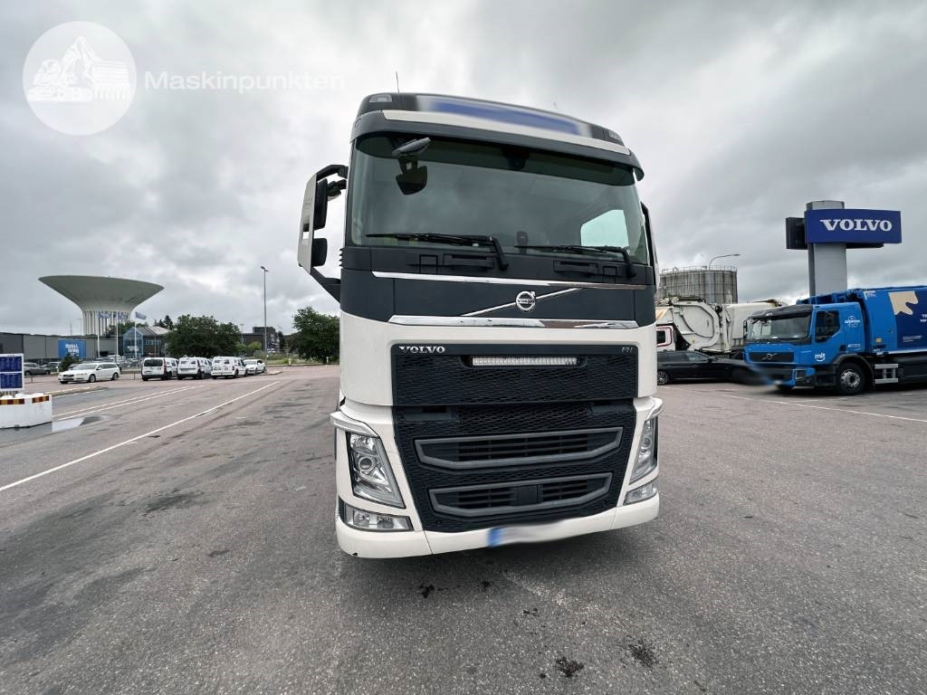 Volvo FH 500 EKIPAGE - משאית הרמת וו: תמונה 2 Volvo FH 500 EKIPAGE - משאית הרמת וו: תמונה 2