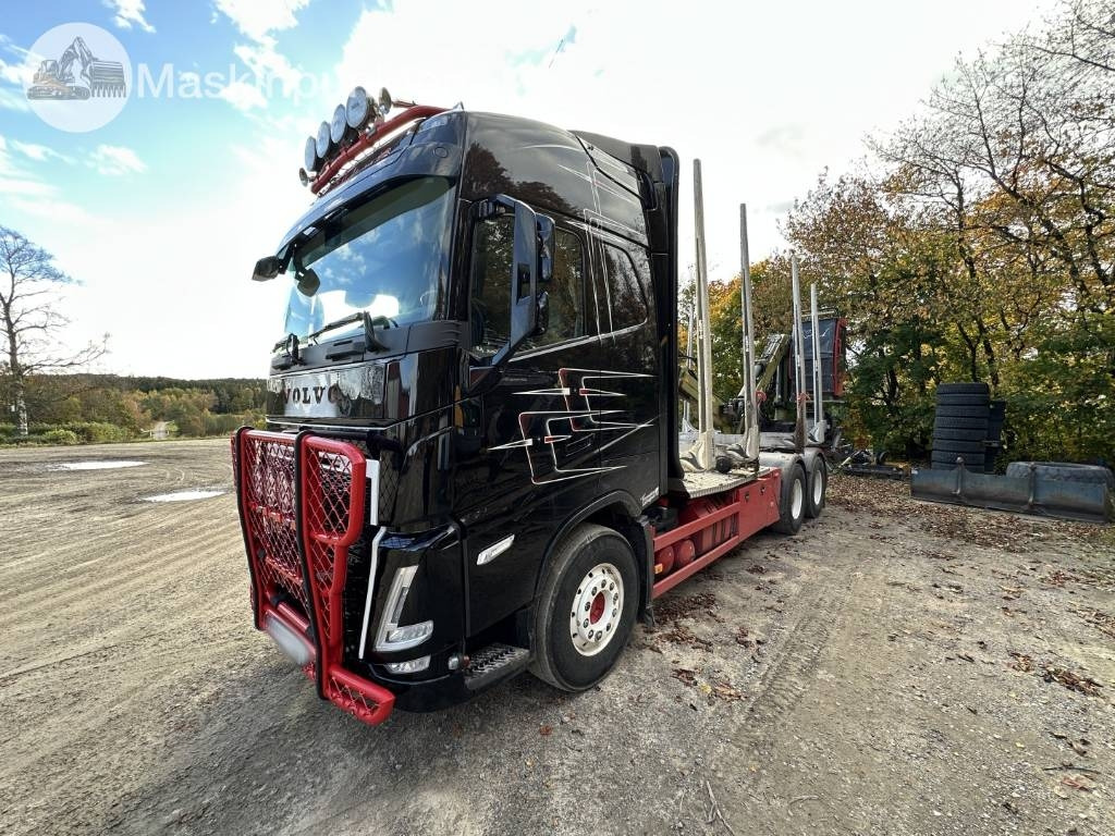 Volvo FH 64 R Timmerbil med kran  - משאית עץ: תמונה 1 Volvo FH 64 R Timmerbil med kran  - משאית עץ: תמונה 1