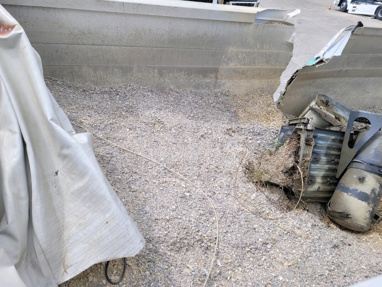 סמיטריילר עם מזהיר BENALU BENNE C39 3 ESSIEUX: תמונה 11