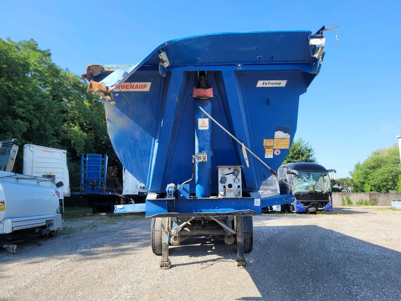 FRUEHAUF BENNE TP FST4FC - סמיטריילר עם מזהיר: תמונה 2 FRUEHAUF BENNE TP FST4FC - סמיטריילר עם מזהיר: תמונה 2