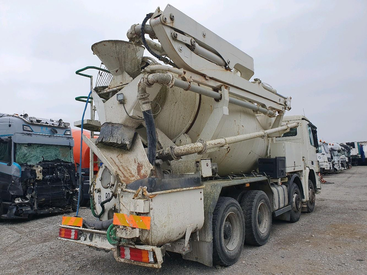 MERCEDES ACTROS 3236 MALAX PUTZMEISTER - משאית מערבלת בטון: תמונה 4 MERCEDES ACTROS 3236 MALAX PUTZMEISTER - משאית מערבלת בטון: תמונה 4