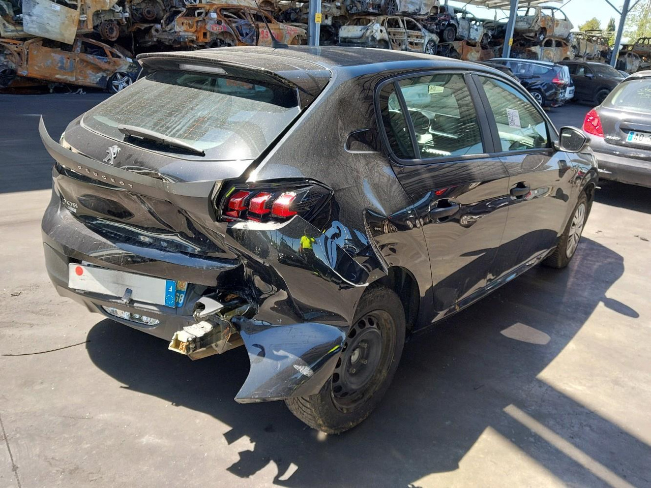 PEUGEOT 208 II 1.5 BLUEHDI 100 PACK - מכונית: תמונה 4 PEUGEOT 208 II 1.5 BLUEHDI 100 PACK - מכונית: תמונה 4