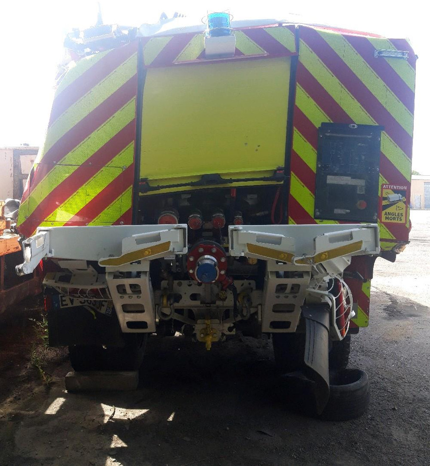 RENAULT D 4X4 TOUT-TERRAIN INCENDIE - משאית אש: תמונה 5 RENAULT D 4X4 TOUT-TERRAIN INCENDIE - משאית אש: תמונה 5