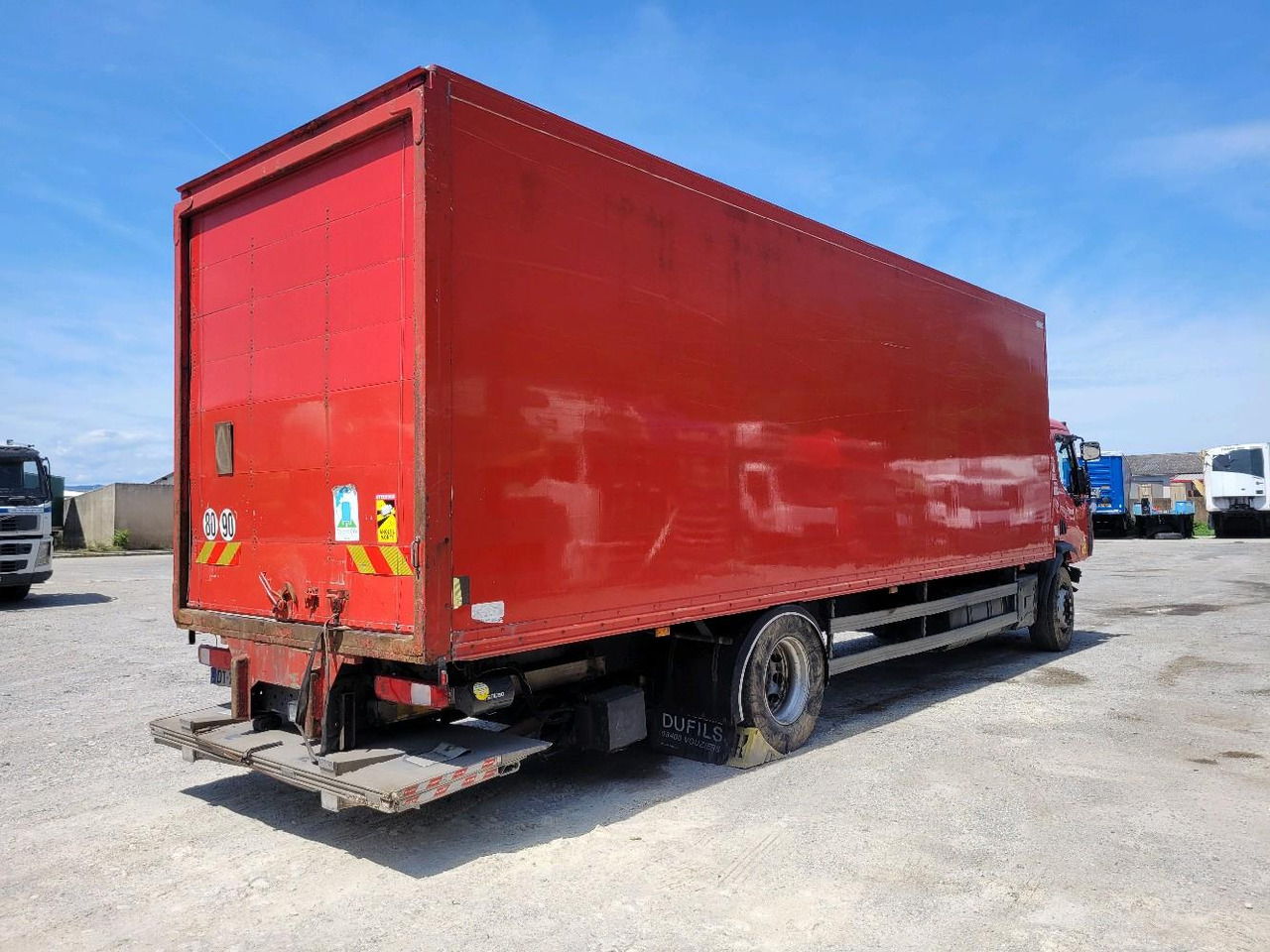 RENAULT D19 WIDE - משאית תיבה: תמונה 4 RENAULT D19 WIDE - משאית תיבה: תמונה 4