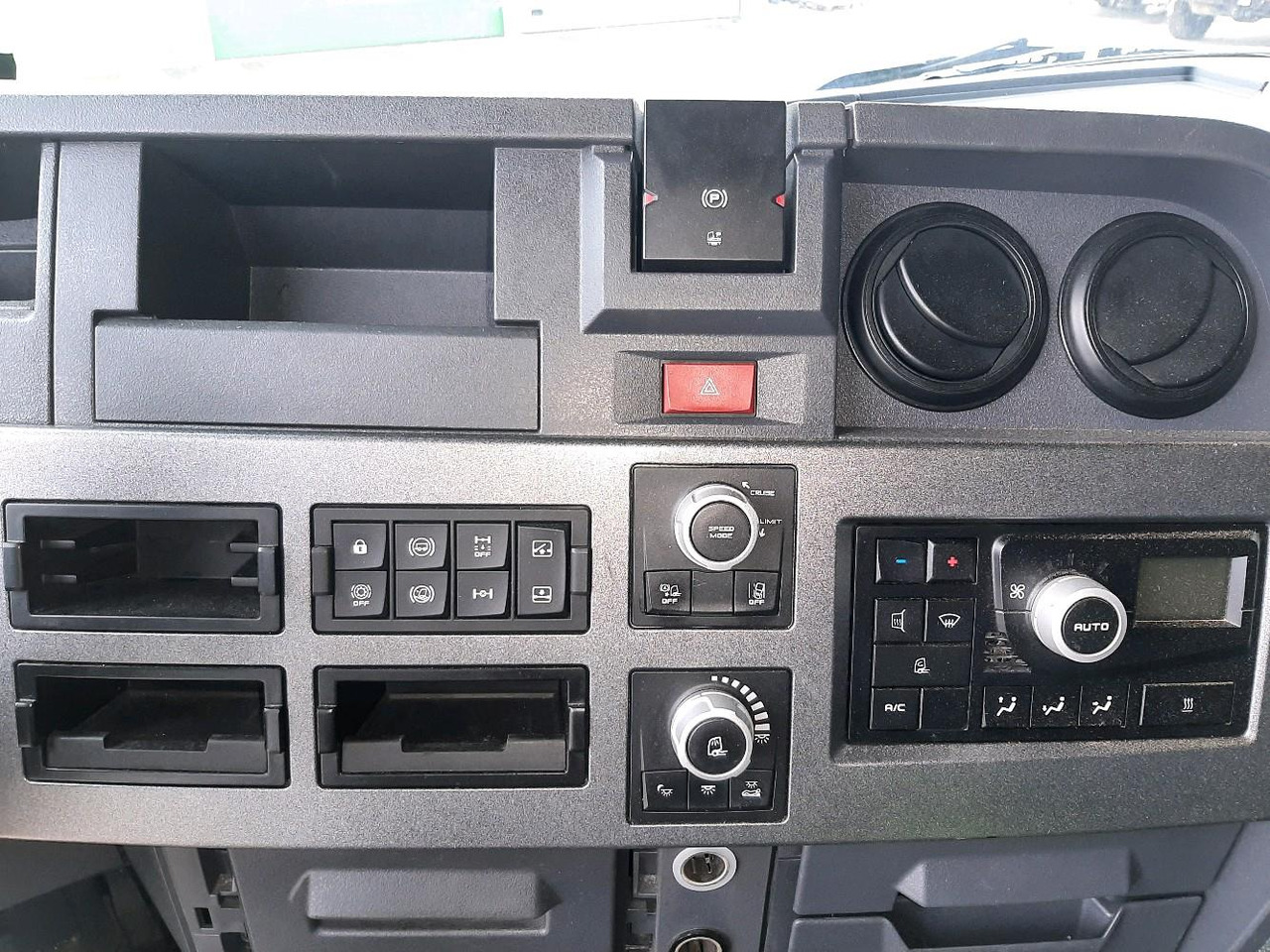 יחידת טרקטור RENAULT T 440: תמונה 13