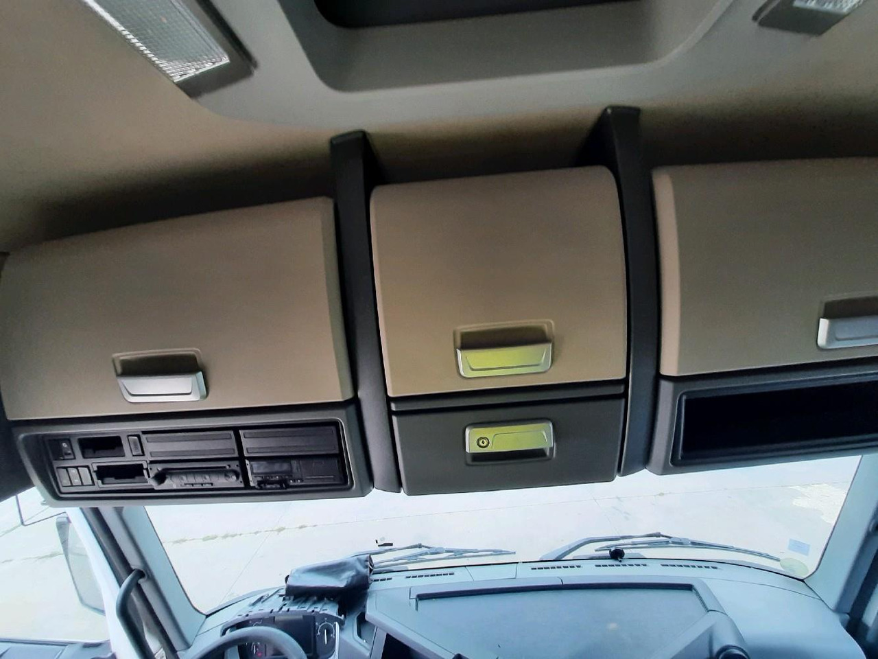 יחידת טרקטור RENAULT T 440: תמונה 11