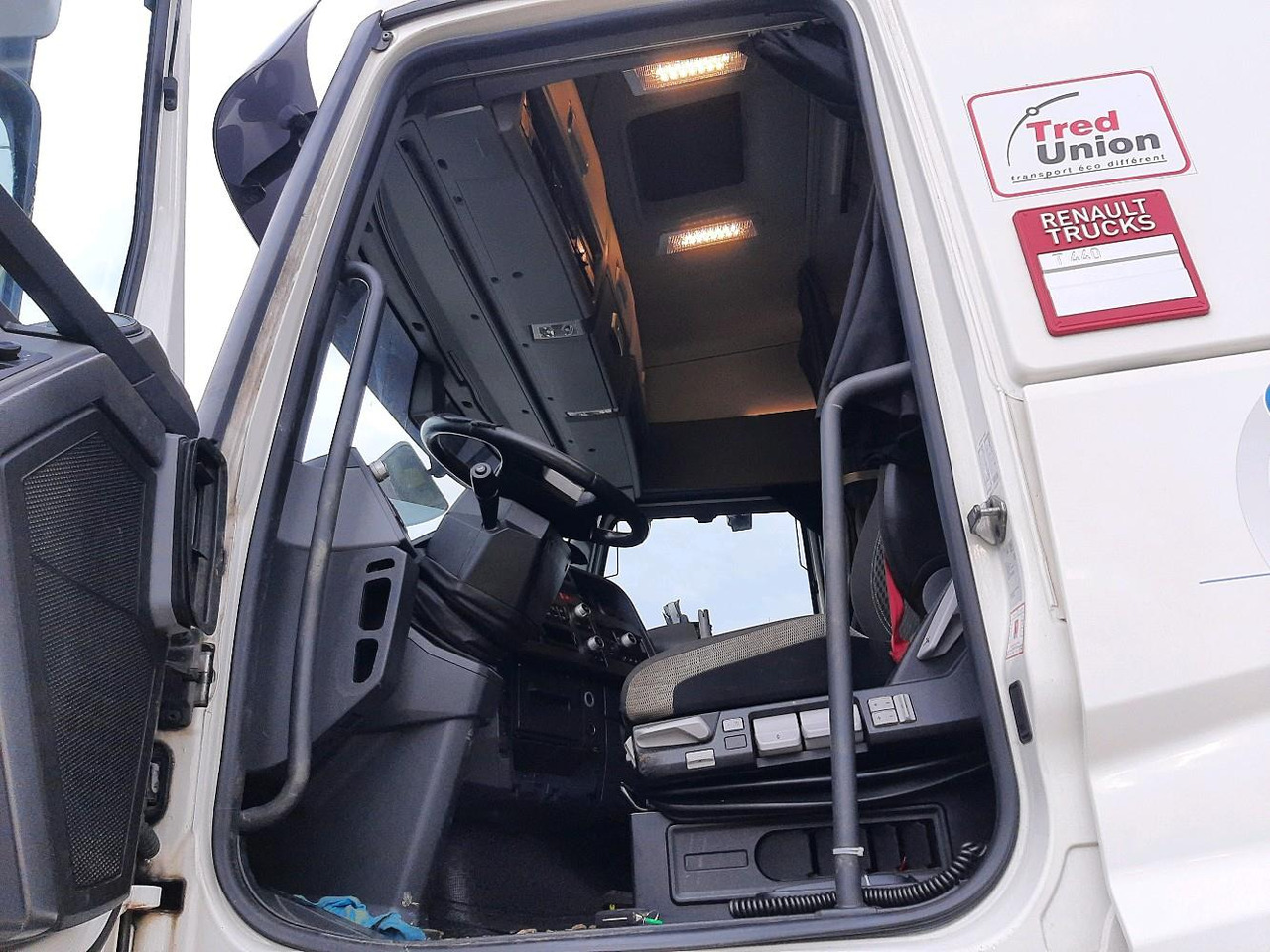 יחידת טרקטור RENAULT T 440: תמונה 9