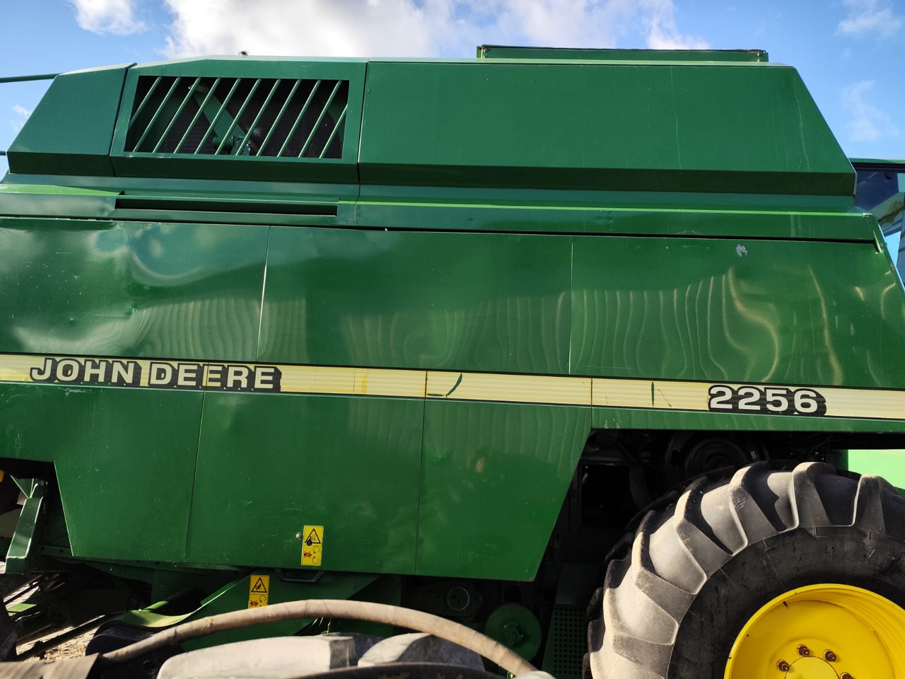 John Deere 2256 - מקצרת קומבינה: תמונה 2 John Deere 2256 - מקצרת קומבינה: תמונה 2