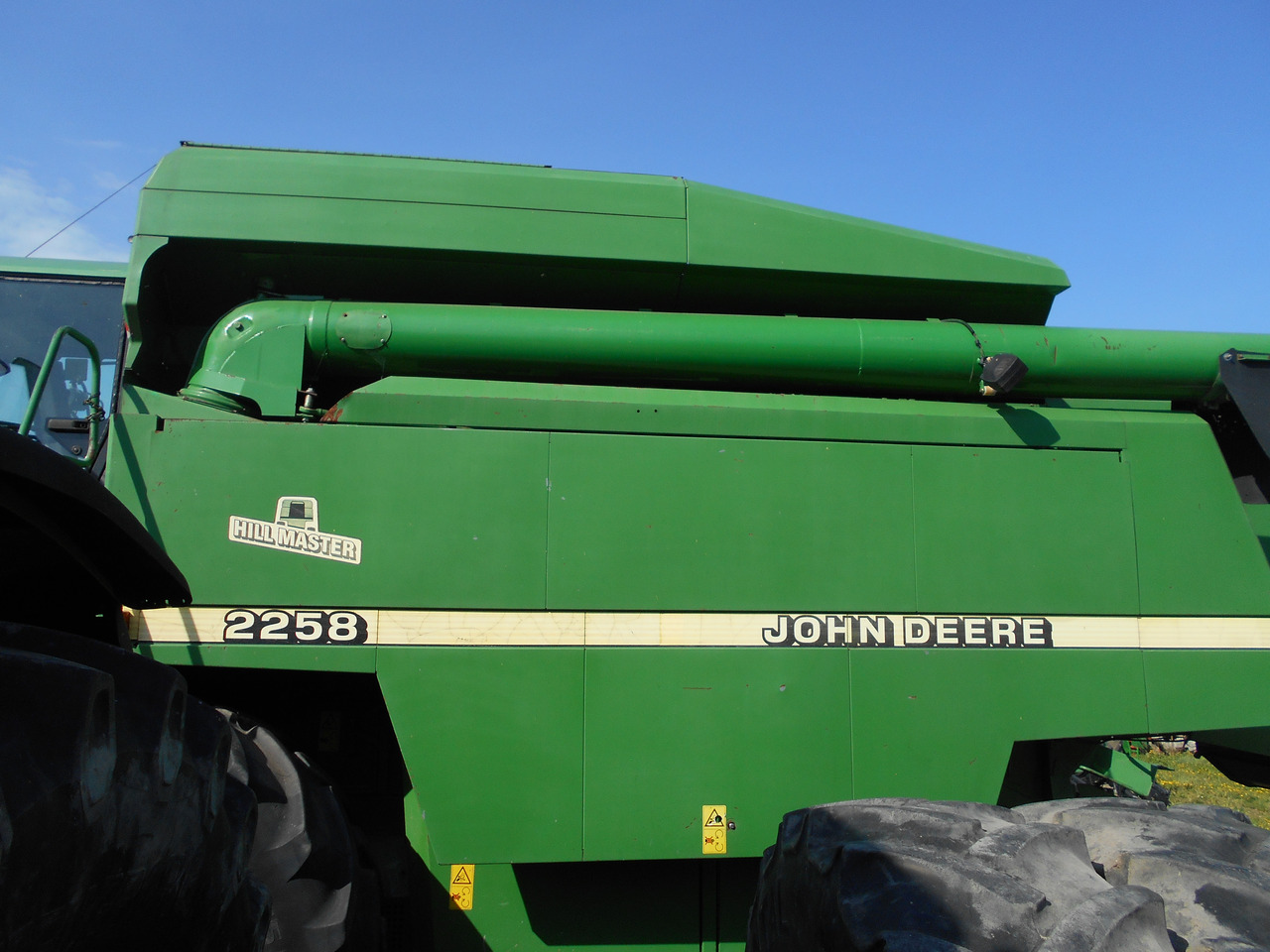 Kombajn do zboża John deer 2258 - מקצרת קומבינה: תמונה 1 Kombajn do zboża John deer 2258 - מקצרת קומבינה: תמונה 1