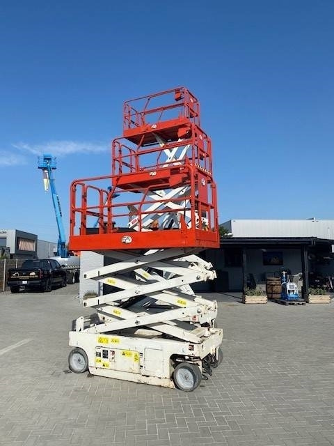 Genie GS 2046 - מעלית מספריים: תמונה 2 Genie GS 2046 - מעלית מספריים: תמונה 2