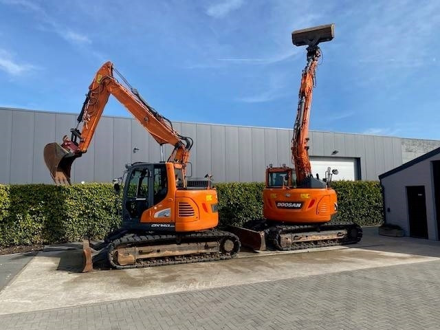 מחפר סורק Hitachi ZX 135 US 5-B: תמונה 23