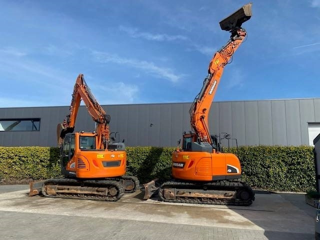 מחפר סורק Hitachi ZX 135 US 5-B: תמונה 24