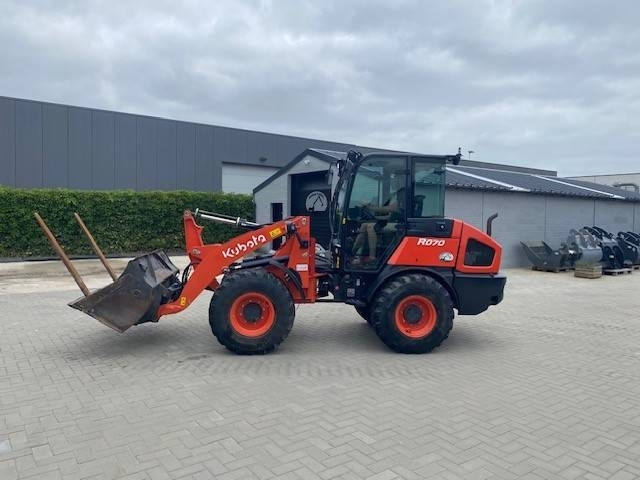 Kubota R 070 - מעמיס גלגלים: תמונה 2 Kubota R 070 - מעמיס גלגלים: תמונה 2