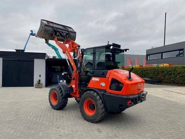 Kubota R 090 - מעמיס גלגלים: תמונה 1 Kubota R 090 - מעמיס גלגלים: תמונה 1