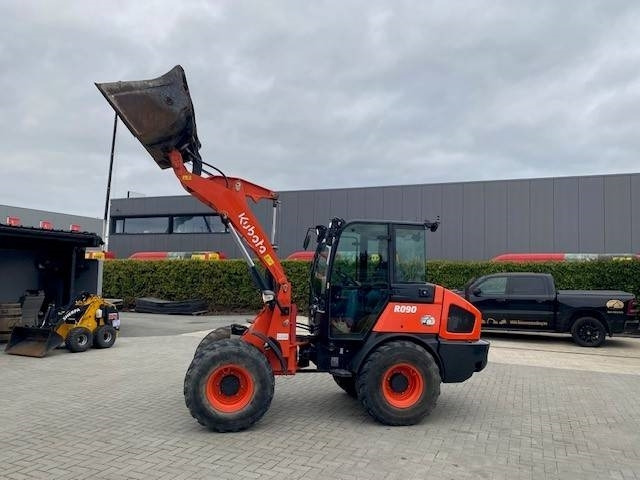 Kubota R 090 - מעמיס גלגלים: תמונה 2 Kubota R 090 - מעמיס גלגלים: תמונה 2