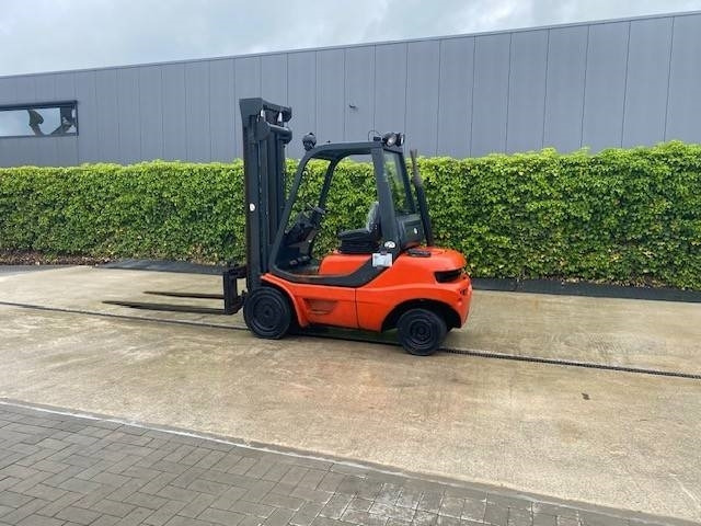 Linde H 30 D-03 - מלגזת סולר: תמונה 1 Linde H 30 D-03 - מלגזת סולר: תמונה 1