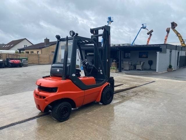 Linde H 30 D-03 - מלגזת סולר: תמונה 3 Linde H 30 D-03 - מלגזת סולר: תמונה 3