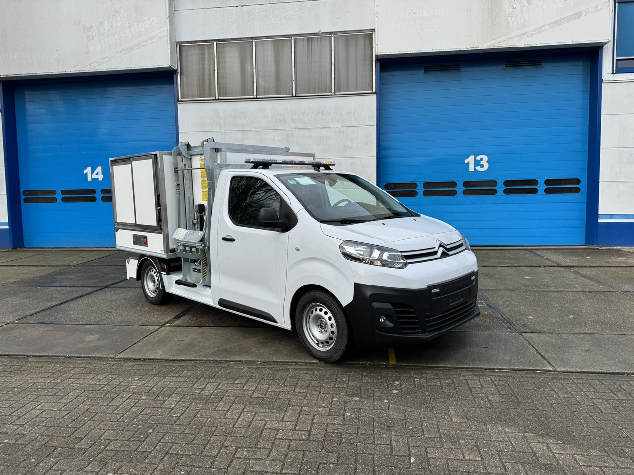 Citroen E-Jumpy veegvuil zijbelader seitenlader mullfahrzeug - כלי רכב מסחרי מזהיר, כלי רכב מסחרי חשמלי: תמונה 2 Citroen E-Jumpy veegvuil zijbelader seitenlader mullfahrzeug - כלי רכב מסחרי מזהיר, כלי רכב מסחרי חשמלי: תמונה 2