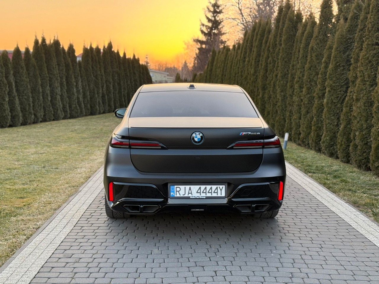 BMW M760 Baureihe 7 Lim M760 e xDrive - סדאן: תמונה 5 BMW M760 Baureihe 7 Lim M760 e xDrive - סדאן: תמונה 5