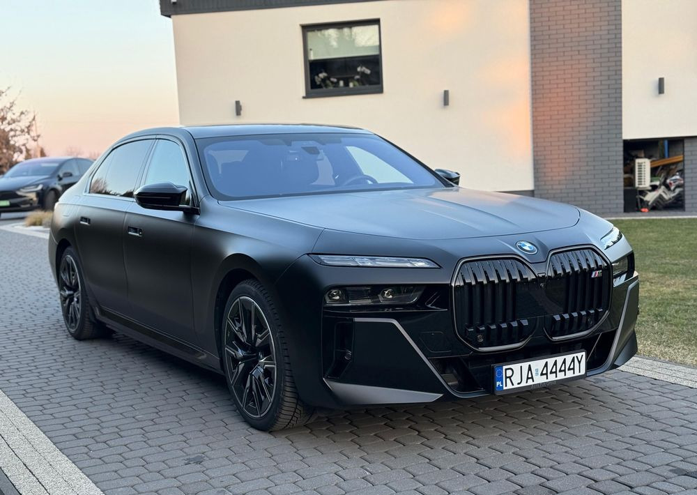 BMW Seria 7 M760e PHEV xDrive sport - סדאן: תמונה 2 BMW Seria 7 M760e PHEV xDrive sport - סדאן: תמונה 2
