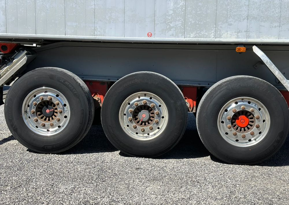 סמיטריילר עם מזהיר Benalu 25 m3 OSIE SAF HYDRAULICZNA KLAPA ELEKRYCZNY DACH: תמונה 8 סמיטריילר עם מזהיר Benalu 25 m3 OSIE SAF HYDRAULICZNA KLAPA ELEKRYCZNY DACH: תמונה 8