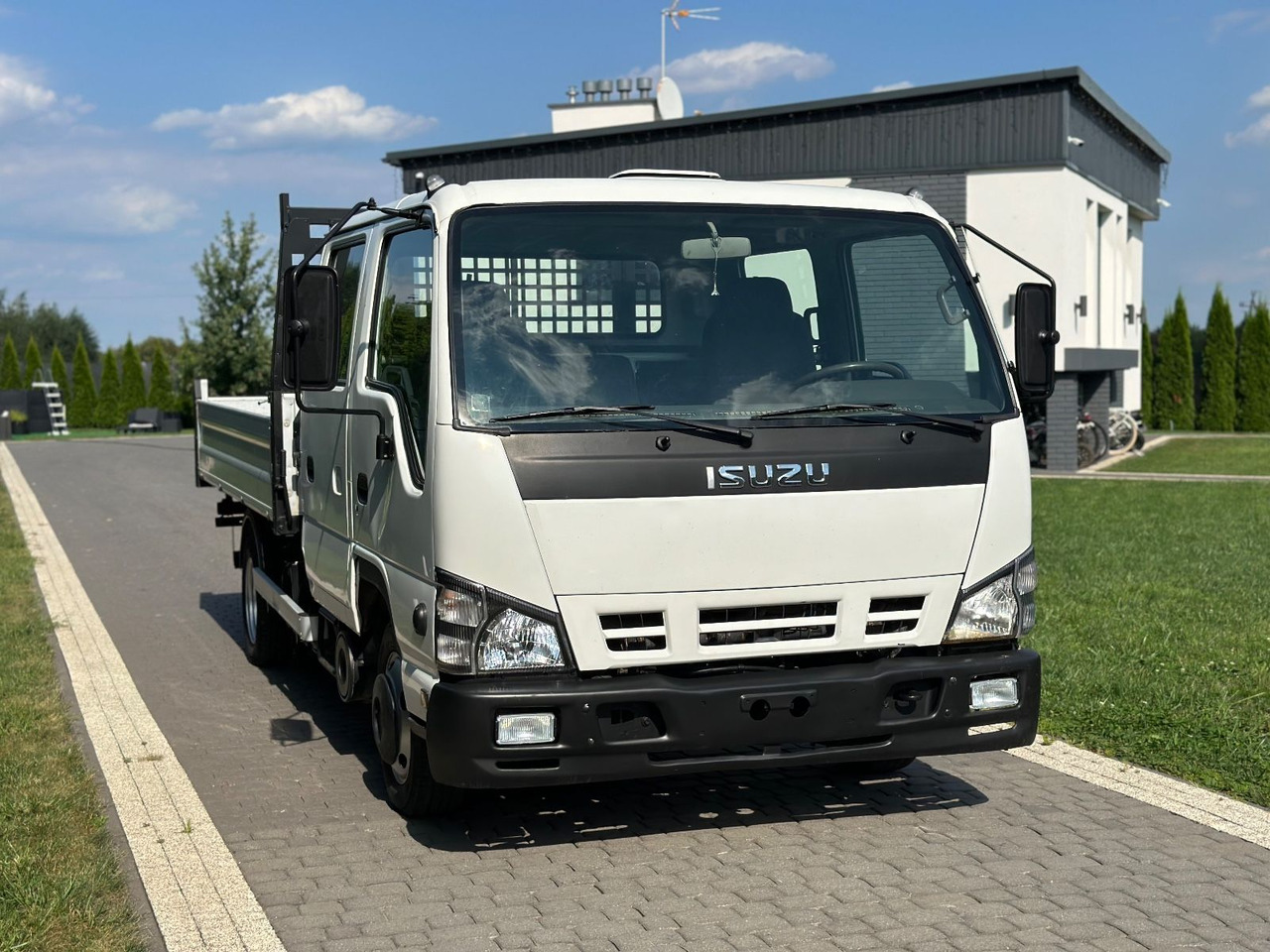 Isuzu 35 N TIPPER 3-SIDE KIPPER DOUBLE CABIN - כלי רכב מסחרי מזהיר, כלי רכב מסחרי קומבי: תמונה 3 Isuzu 35 N TIPPER 3-SIDE KIPPER DOUBLE CABIN - כלי רכב מסחרי מזהיר, כלי רכב מסחרי קומבי: תמונה 3