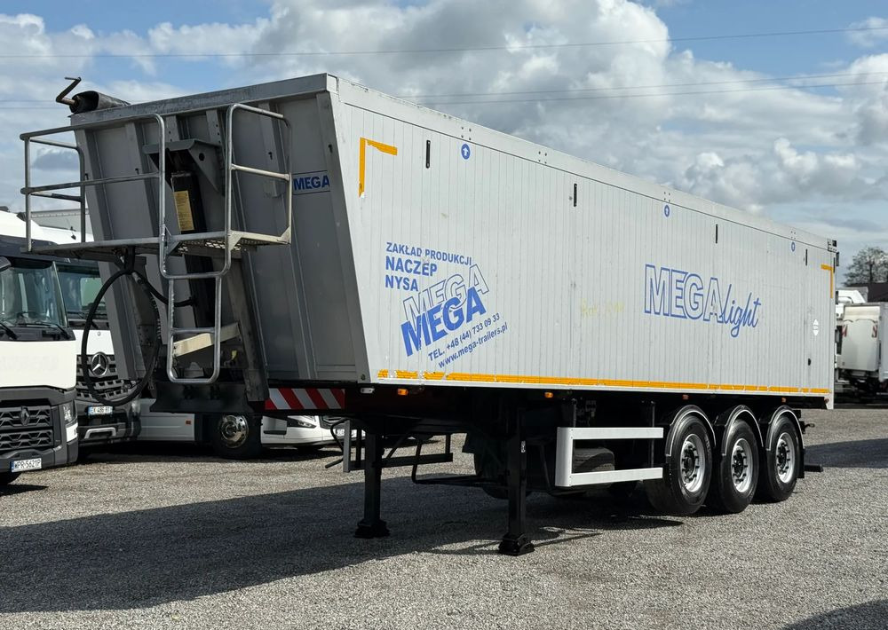 Mega 45m3 OSIE MEGA PODNOSZONA OŚ - סמיטריילר עם מזהיר: תמונה 3 Mega 45m3 OSIE MEGA PODNOSZONA OŚ - סמיטריילר עם מזהיר: תמונה 3