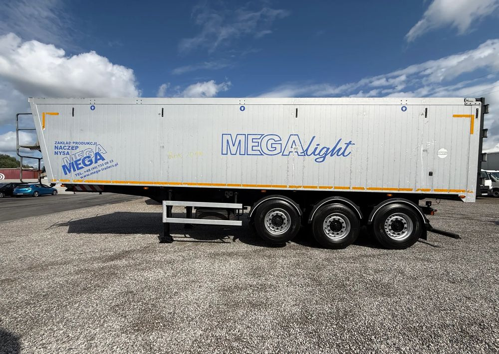 Mega 45m3 OSIE MEGA PODNOSZONA OŚ - סמיטריילר עם מזהיר: תמונה 5 Mega 45m3 OSIE MEGA PODNOSZONA OŚ - סמיטריילר עם מזהיר: תמונה 5