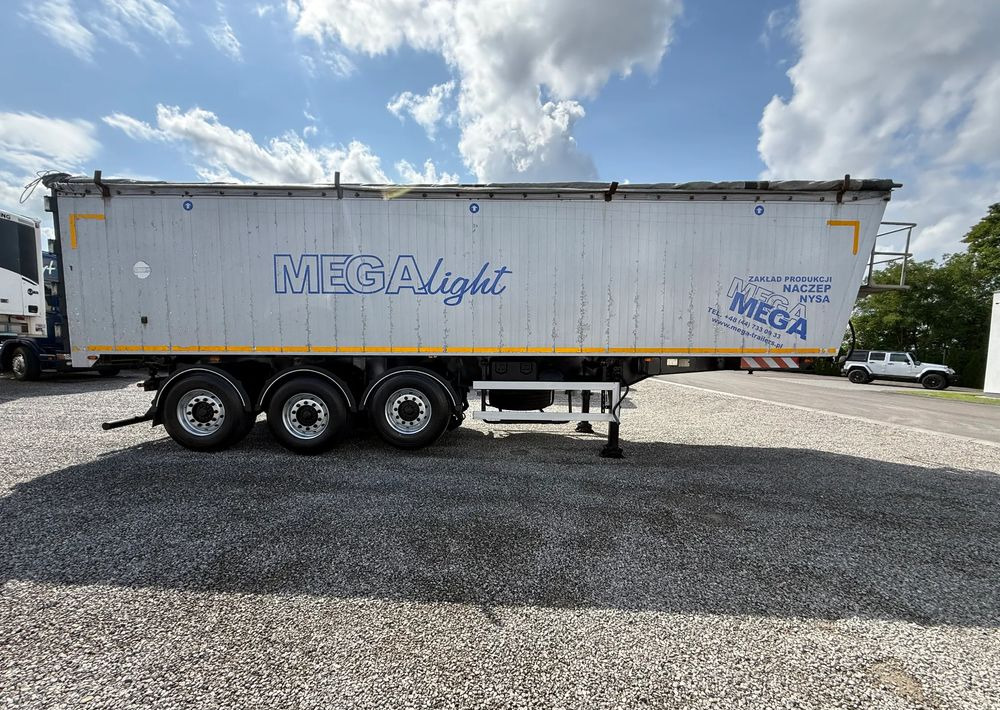 Mega 45m3 OSIE MEGA PODNOSZONA OŚ - סמיטריילר עם מזהיר: תמונה 4 Mega 45m3 OSIE MEGA PODNOSZONA OŚ - סמיטריילר עם מזהיר: תמונה 4
