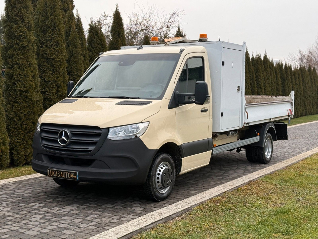 Mercedes-Benz SPRINTER TIPPER - כלי רכב מסחרי מזהיר: תמונה 1 Mercedes-Benz SPRINTER TIPPER - כלי רכב מסחרי מזהיר: תמונה 1