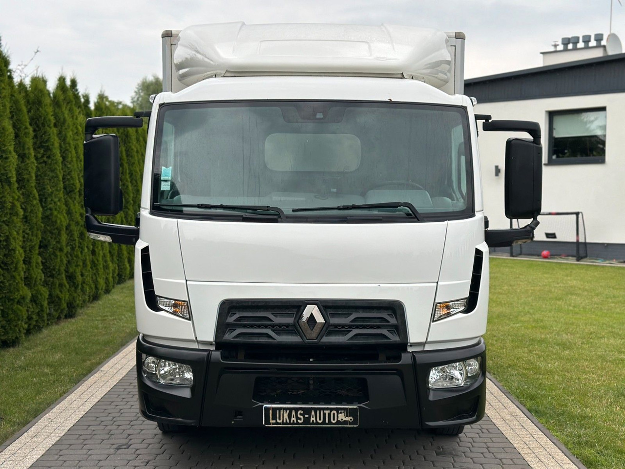 Renault D 7.5 LIFT 7,5 T AUTOMATIC GEARBOX CAMERA - משאית תיבה: תמונה 2 Renault D 7.5 LIFT 7,5 T AUTOMATIC GEARBOX CAMERA - משאית תיבה: תמונה 2