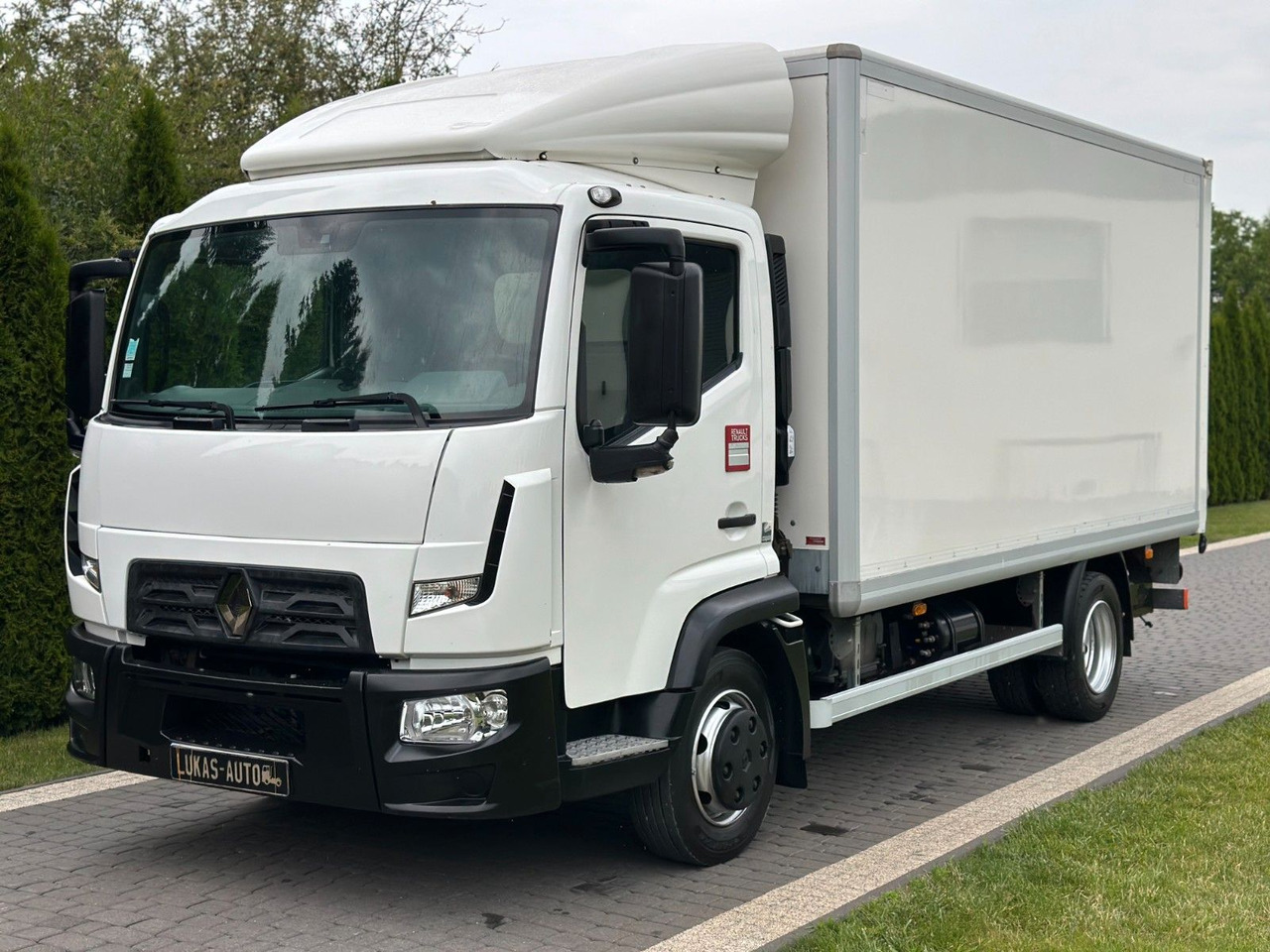 Renault D 7.5 LIFT 7,5 T AUTOMATIC GEARBOX CAMERA - משאית תיבה: תמונה 1 Renault D 7.5 LIFT 7,5 T AUTOMATIC GEARBOX CAMERA - משאית תיבה: תמונה 1