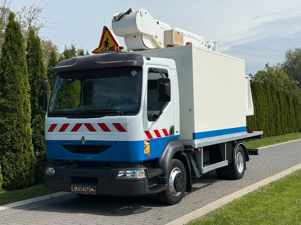 Renault MIDLUM 180 LIFT 18 M FRANCE ELEVATEUR - פלטפורמה אווירית מותקנת על משאית: תמונה 1 Renault MIDLUM 180 LIFT 18 M FRANCE ELEVATEUR - פלטפורמה אווירית מותקנת על משאית: תמונה 1