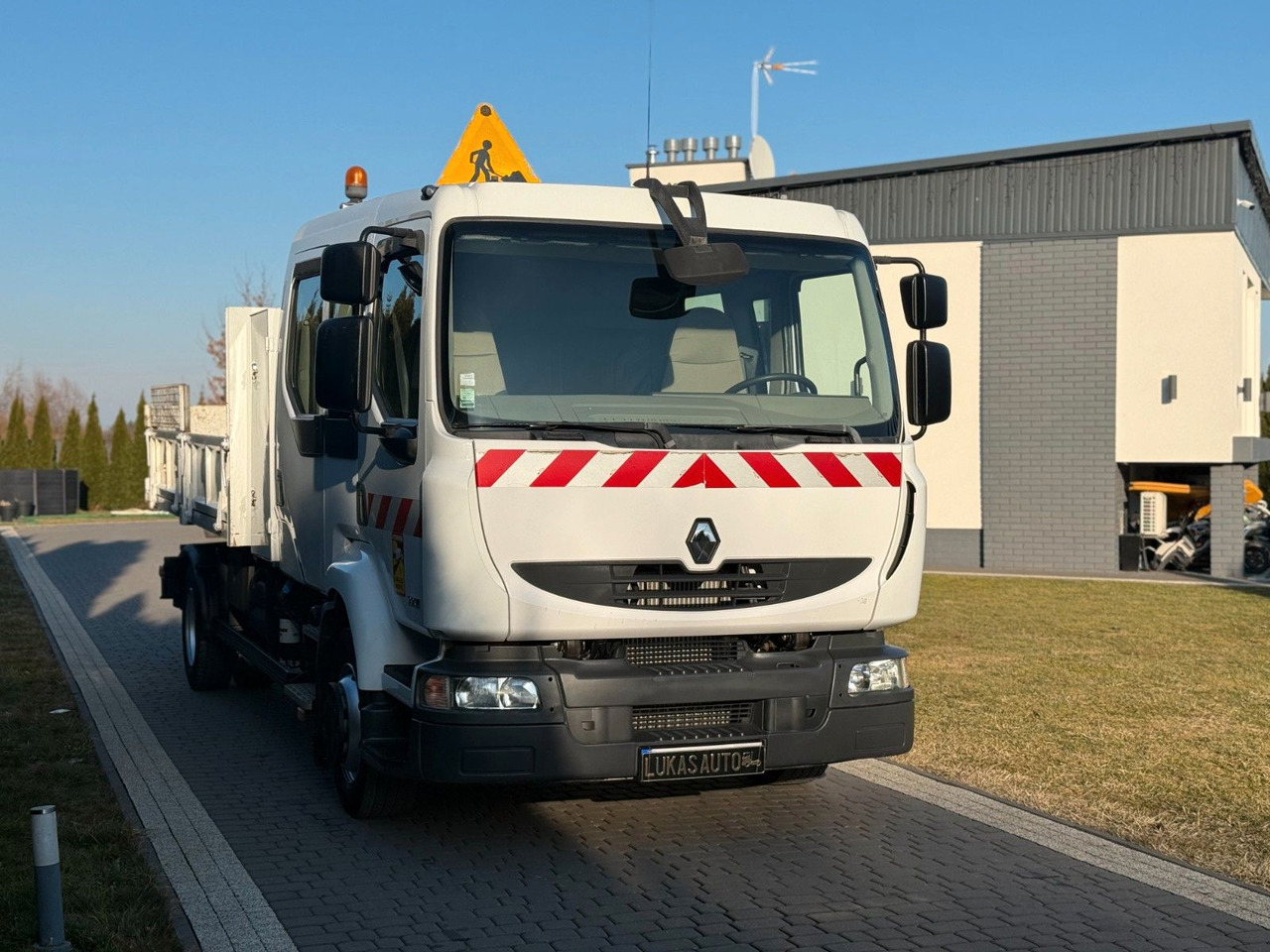 Renault MIDLUM 220 12 T TIPPER 6 SEATS TOOL BOX - מזהיר: תמונה 4 Renault MIDLUM 220 12 T TIPPER 6 SEATS TOOL BOX - מזהיר: תמונה 4
