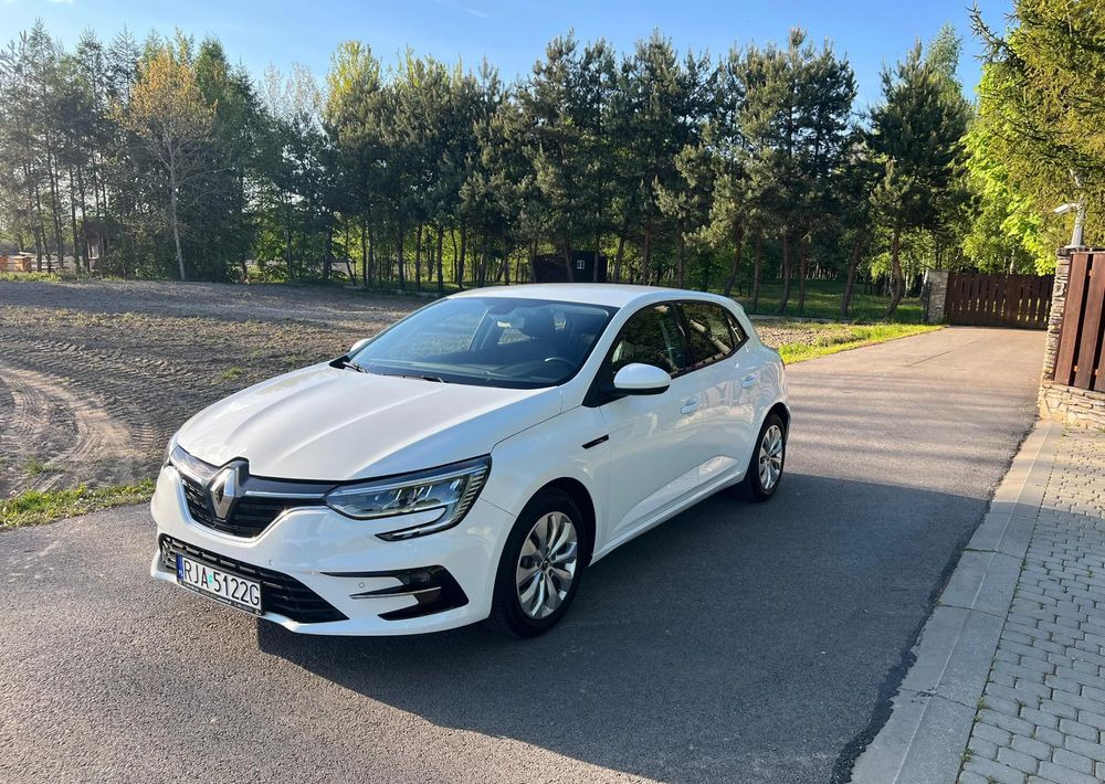 Renault Megane 1.5 Blue dCi Business - מכונית: תמונה 4 Renault Megane 1.5 Blue dCi Business - מכונית: תמונה 4