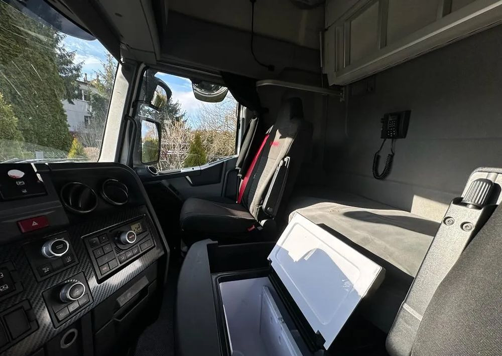 Renault T 520 HIGH - יחידת טרקטור: תמונה 4 Renault T 520 HIGH - יחידת טרקטור: תמונה 4