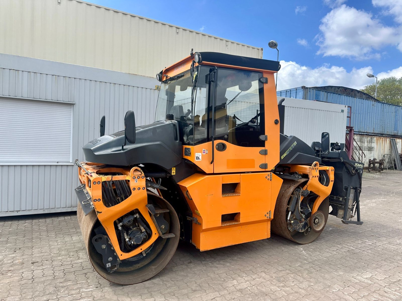 BOMAG 154AP-AM / Streuer / Deutsche Maschine - רולר כביש: תמונה 2 BOMAG 154AP-AM / Streuer / Deutsche Maschine - רולר כביש: תמונה 2