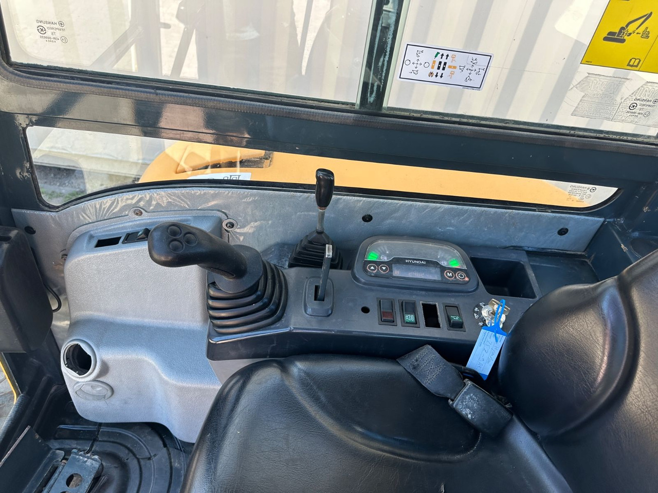 מיני מחפר Hyundai Robex25Z-9AK / 2018 BJ / 2.962 H / 2.580 KG: תמונה 13 מיני מחפר Hyundai Robex25Z-9AK / 2018 BJ / 2.962 H / 2.580 KG: תמונה 13