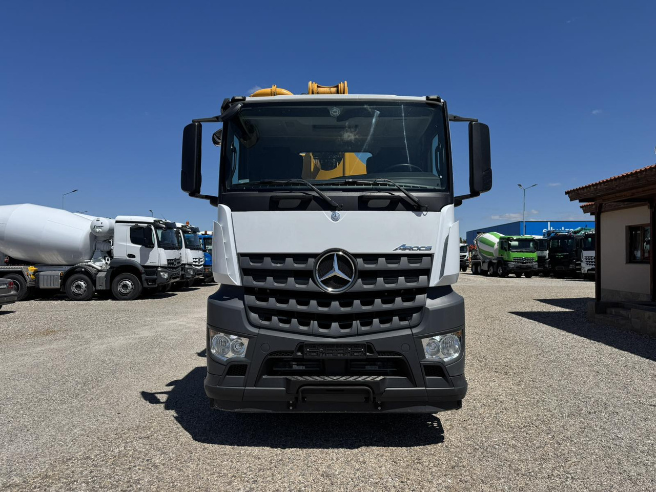 MERCEDES-BENZ AROCS 4442 SCHWING S43SX - משאית משאבת בטון: תמונה 2 MERCEDES-BENZ AROCS 4442 SCHWING S43SX - משאית משאבת בטון: תמונה 2