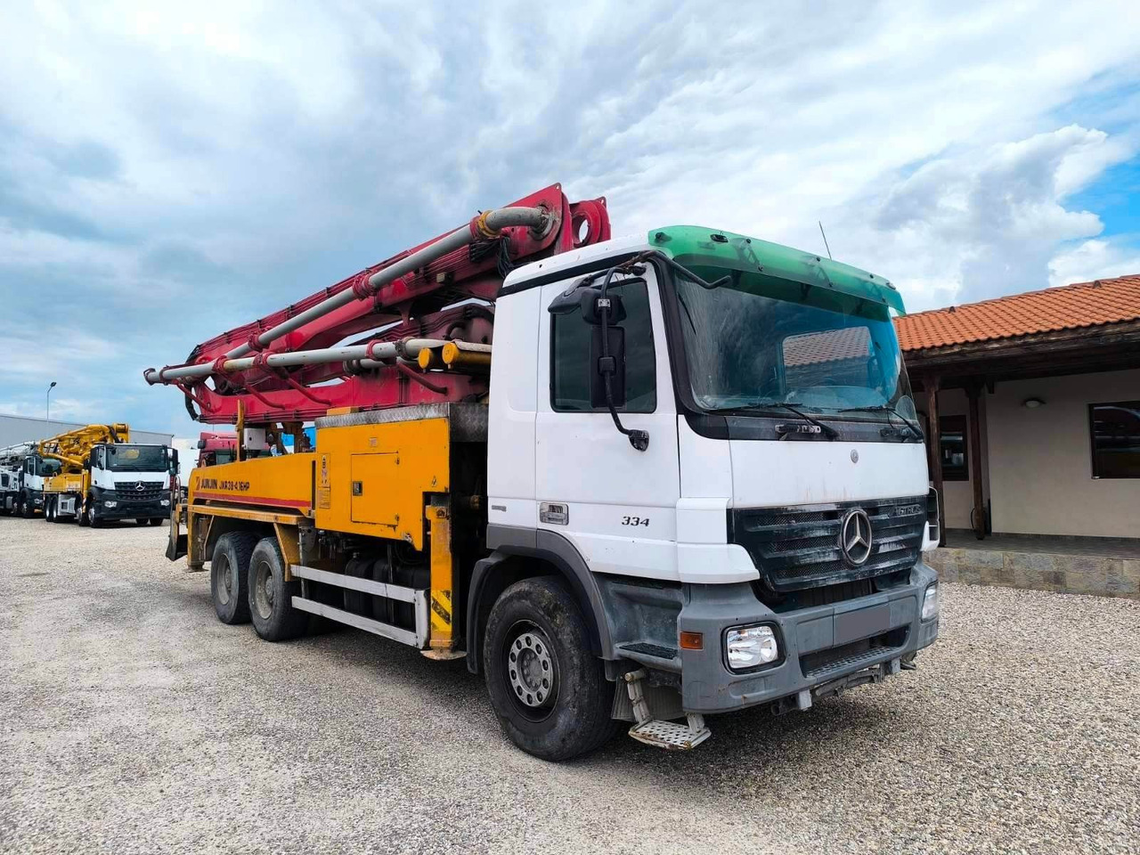 Mercedes-Benz ACTROS 3341 JUNJIN JXR 38-4 - משאית משאבת בטון: תמונה 1 Mercedes-Benz ACTROS 3341 JUNJIN JXR 38-4 - משאית משאבת בטון: תמונה 1
