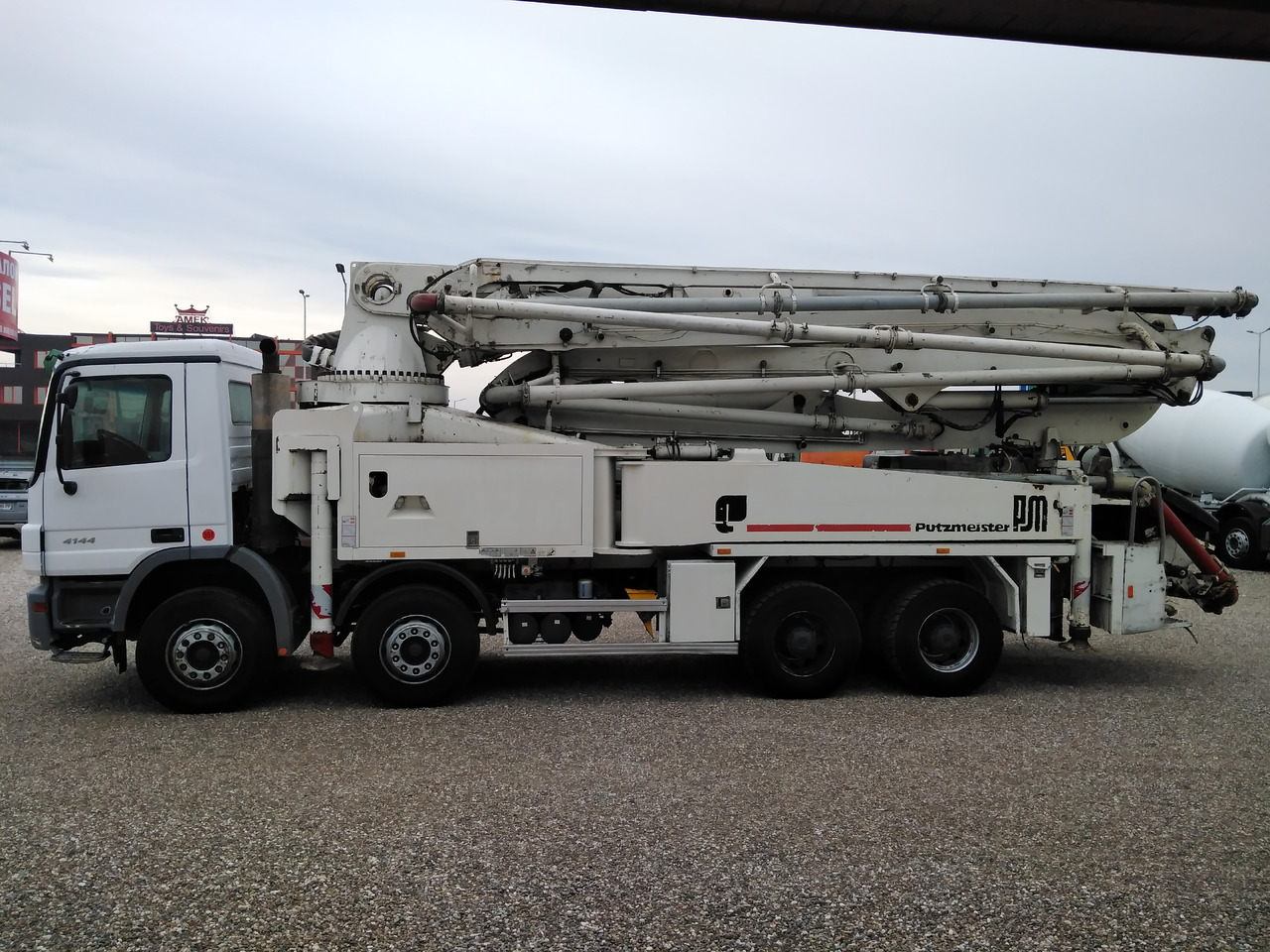 Mercedes-Benz ACTROS 4144 PUTZMEISTER M42 - משאית משאבת בטון: תמונה 4 Mercedes-Benz ACTROS 4144 PUTZMEISTER M42 - משאית משאבת בטון: תמונה 4