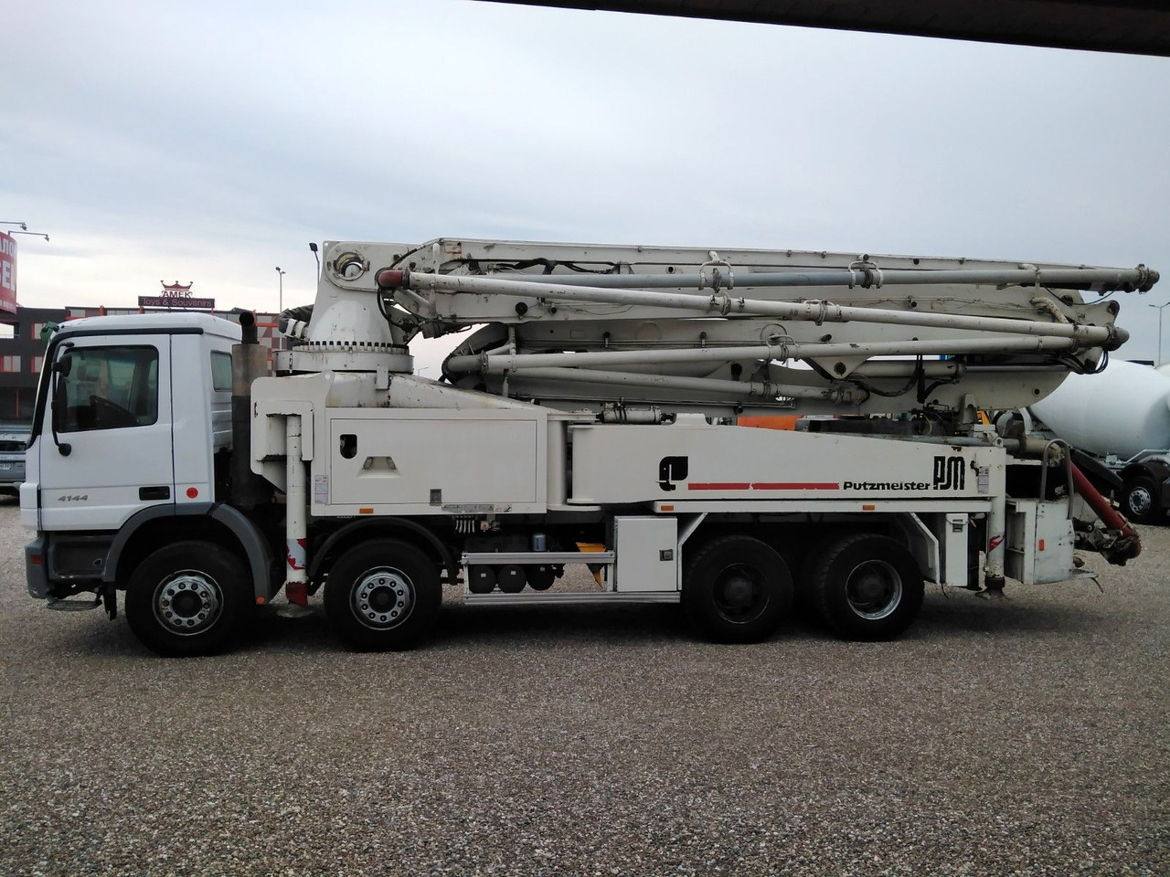 Mercedes-Benz ACTROS 4144 PUTZMEISTER M42 - משאית משאבת בטון: תמונה 4 Mercedes-Benz ACTROS 4144 PUTZMEISTER M42 - משאית משאבת בטון: תמונה 4