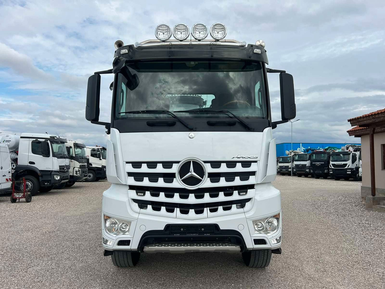Mercedes-Benz AROCS 3251 CIFA MAGNUM MK28.4L - משאית משאבת מערבל: תמונה 2 Mercedes-Benz AROCS 3251 CIFA MAGNUM MK28.4L - משאית משאבת מערבל: תמונה 2