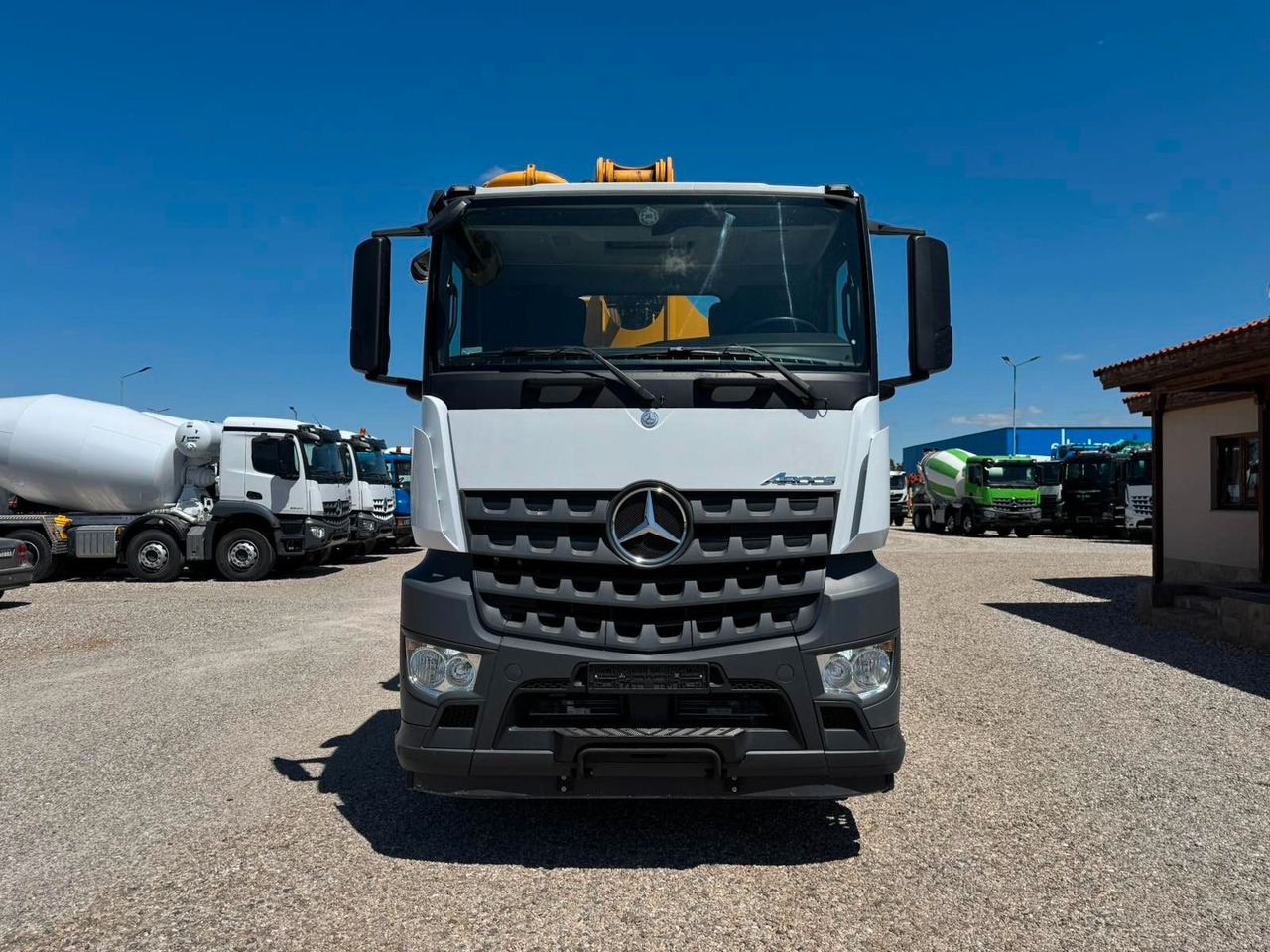Mercedes-Benz AROCS 4442 SCHWING S43SX - משאית משאבת בטון: תמונה 2 Mercedes-Benz AROCS 4442 SCHWING S43SX - משאית משאבת בטון: תמונה 2